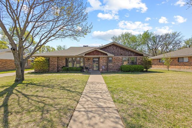 A real Sherman, Texas home Tracy Thomson recently sold, NTREIS MLS photography