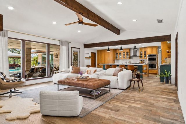 8608 Funtier Ct, Fort Worth, TX living room